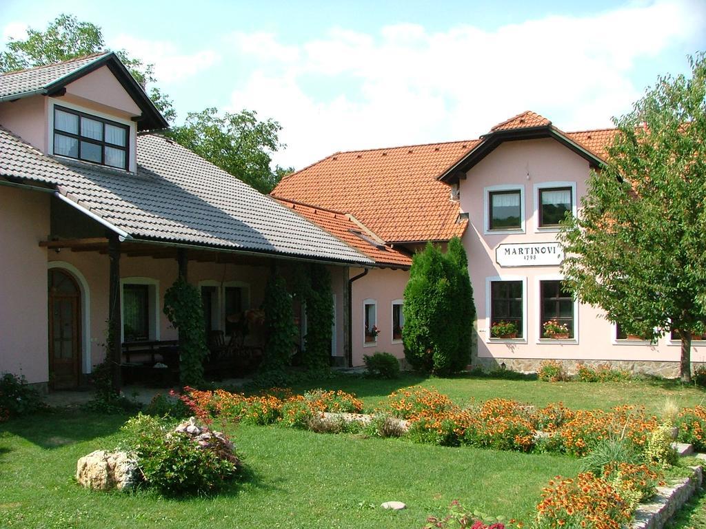 Villa Tourist Farm Pri Martinovih à Krška Vas Extérieur photo